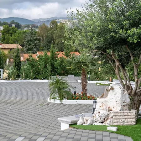 La Collinetta Bed & Breakfast *