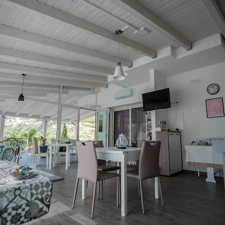 La Collinetta Bed & Breakfast *